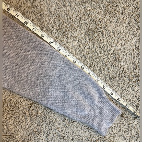 New Aritzia Babaton Luxe Cashmere Jogger (small) & hoodie (medium) set - Picture 7 of 14